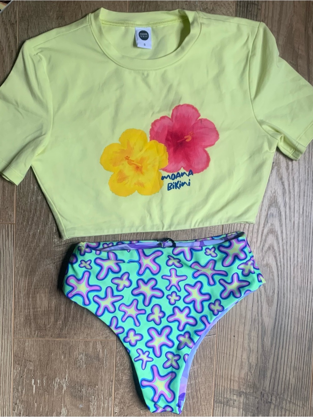 moana bikini Yellow Floral Crop Rash Guard & Teal Starfish Bottoms NWT - S - Picture 4 of 6